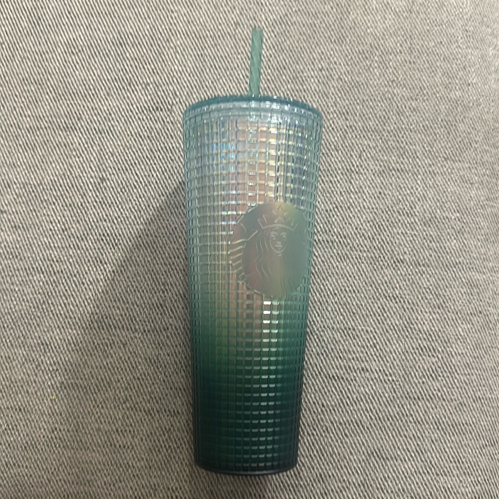 Starbucks 2023 green jade venti cup